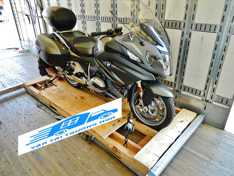 vận chuyển xe máy từ Hà Nội đi Sài Gòn