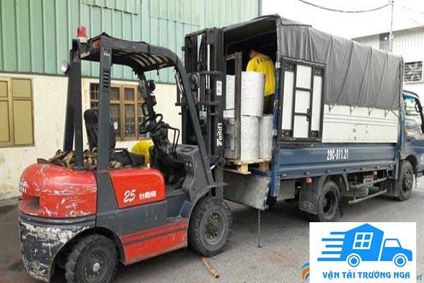 xe tải chỏ hàng từ ninh inh đi sài gòn